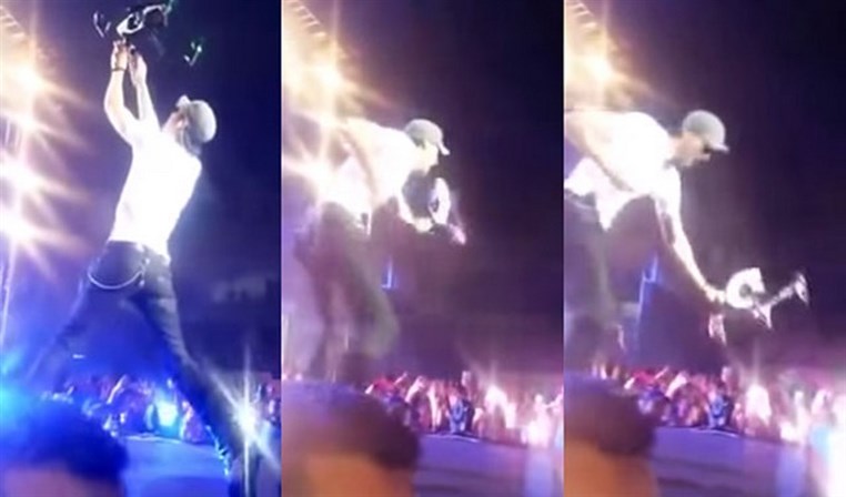 Enrique Iglesias undergoing reconstructive hand surgery